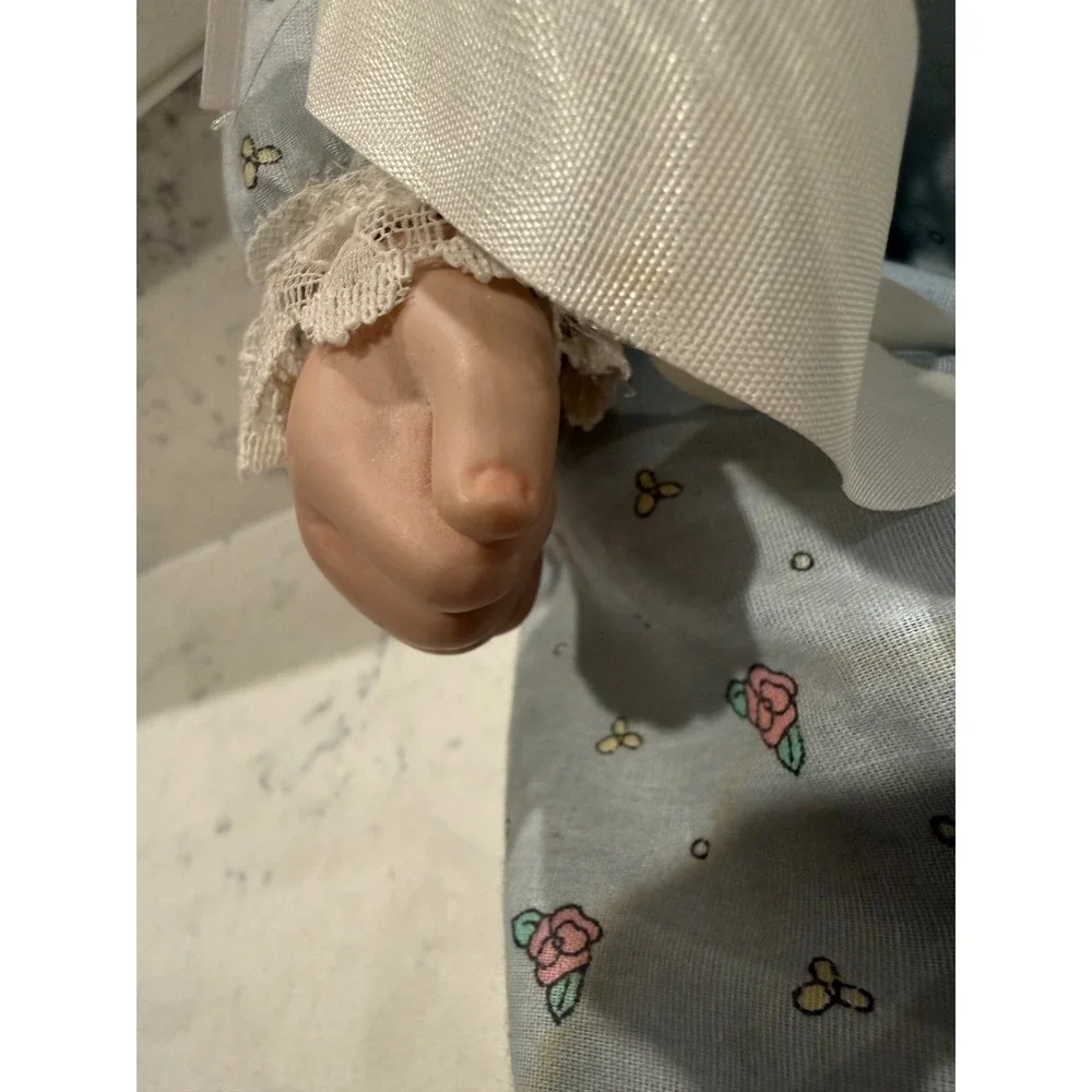 N/A vintage realistic